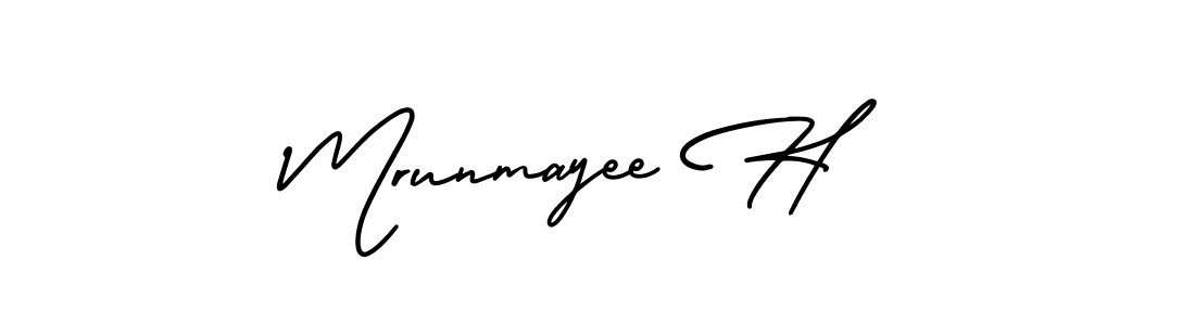 Make a beautiful signature design for name Mrunmayee H. Use this online signature maker to create a handwritten signature for free. Mrunmayee H signature style 3 images and pictures png